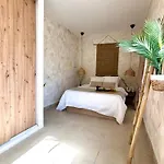 Apartamento In - Relaxing Pool-front, Private Terrace & Pool Access, South Tenerife Arona (Tenerife)