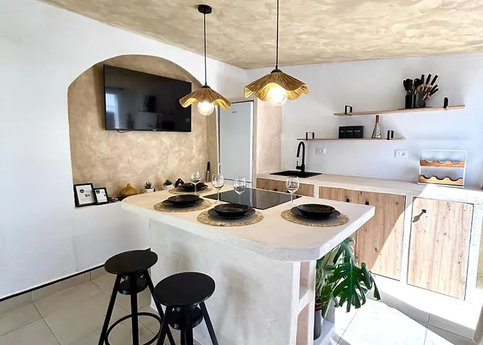 公寓 In - Relaxing Pool-front, Private Terrace & Pool Access, South Tenerife 阿罗纳