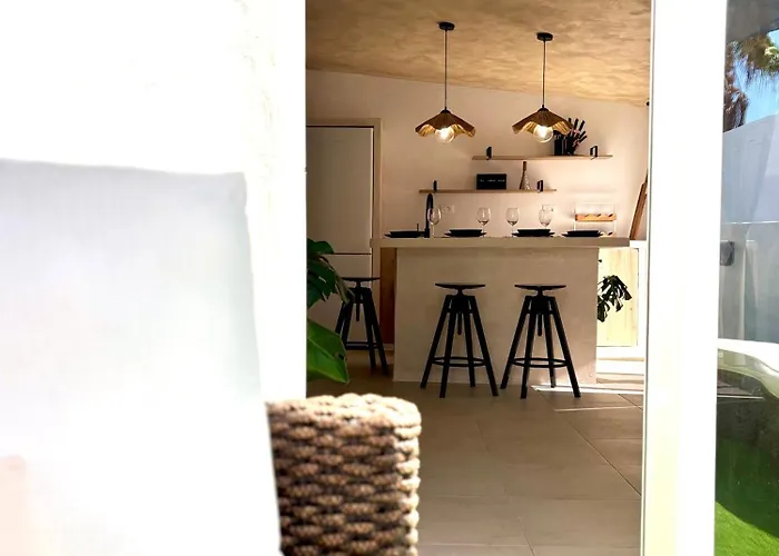 In - Relaxing Pool-front, Private Terrace & Pool Access, South Tenerife Daire