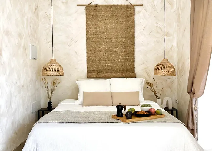 Daire In - Relaxing Pool-front, Private Terrace & Pool Access, South Tenerife *