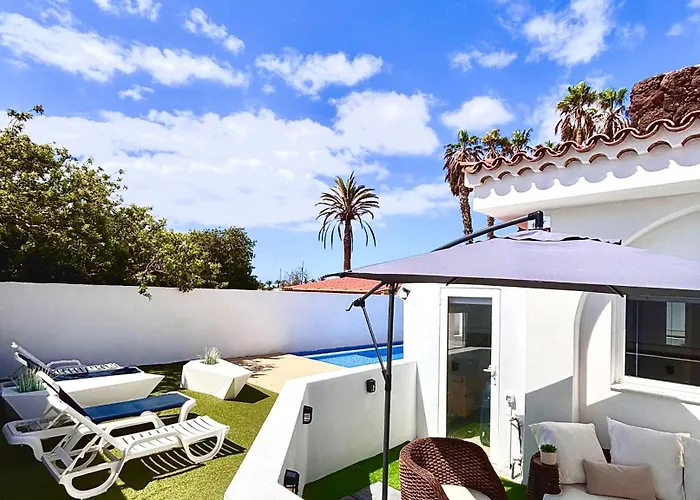 In - Relaxing Pool-front, Private Terrace & Pool Access, South Tenerife 阿罗纳