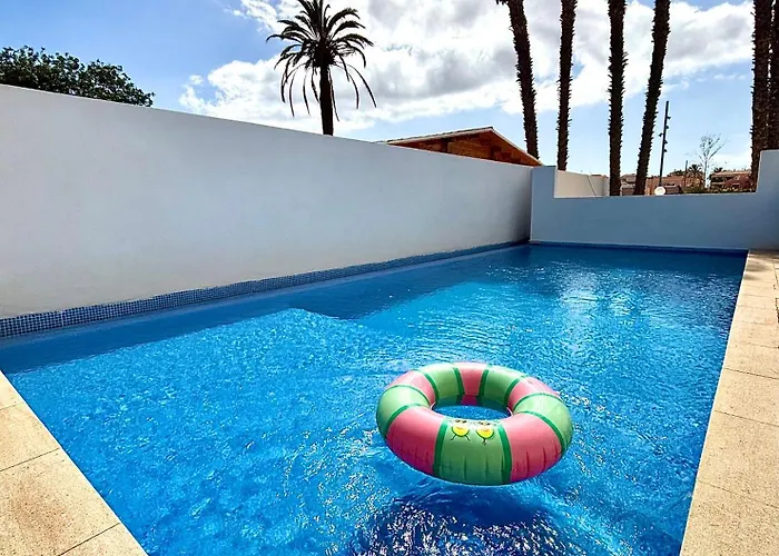 In - Relaxing Pool-front, Private Terrace & Pool Access, South Tenerife *