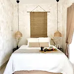아파트 In - Relaxing Pool-front, Private Terrace & Pool Access, South Tenerife *