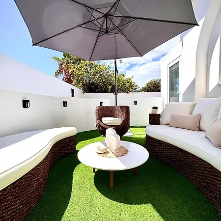 In - Relaxing Pool-front, Private Terrace & Pool Access, South Tenerife 아로나