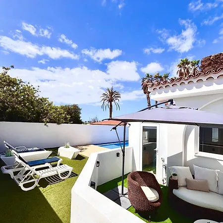 In - Relaxing Pool-front, Private Terrace & Pool Access, South Tenerife 아로나